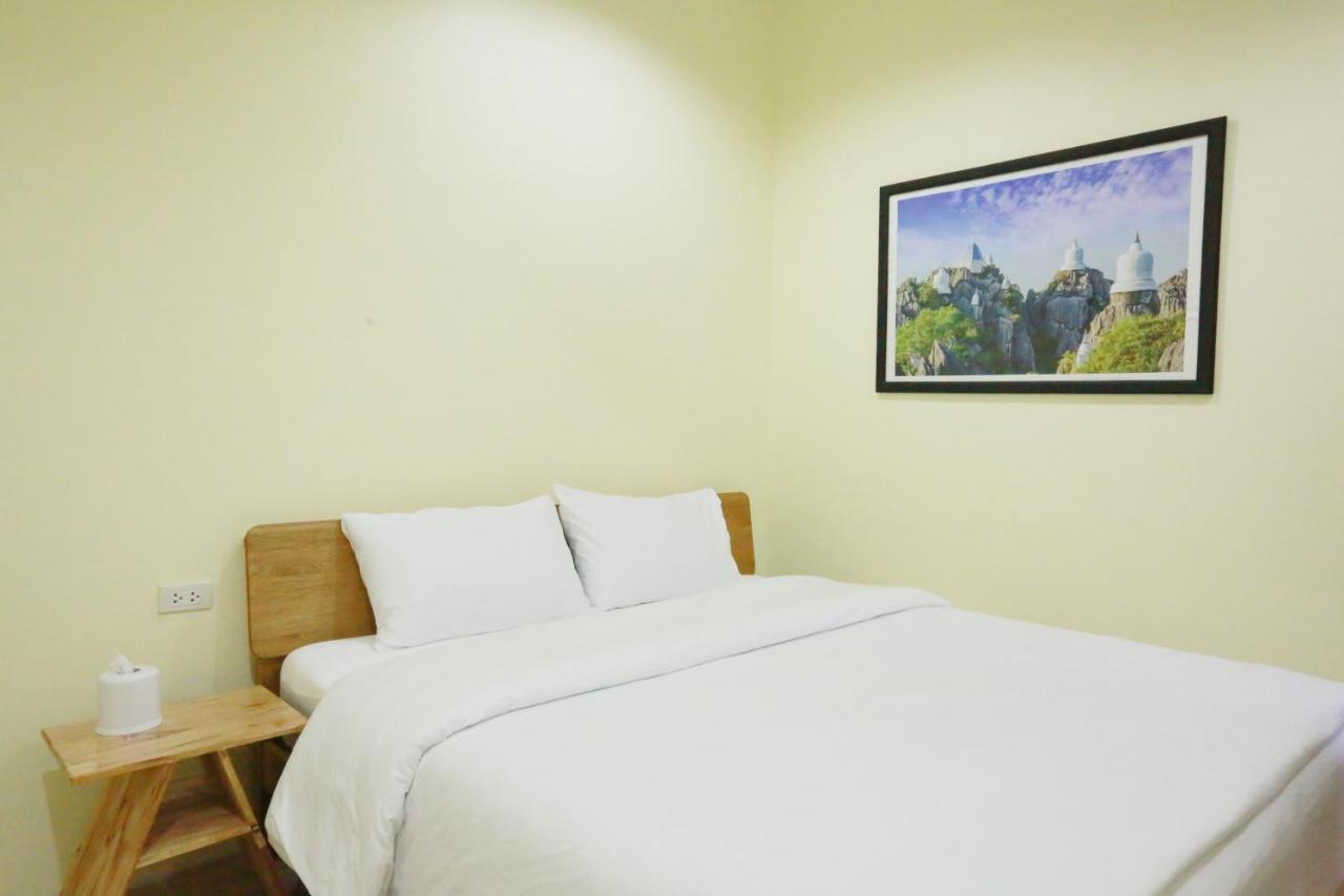 Interest Poshtel Hostel Bangkok Exterior foto
