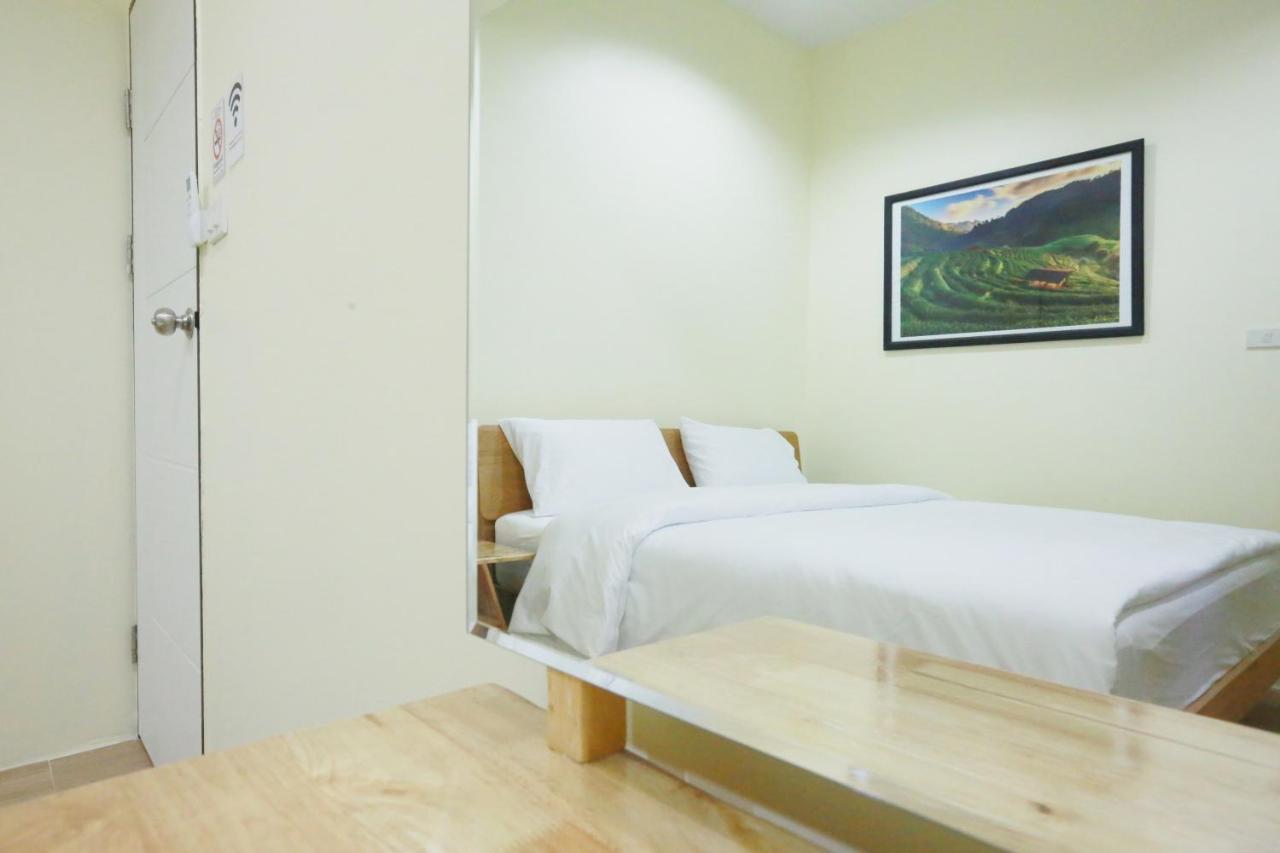Interest Poshtel Hostel Bangkok Exterior foto