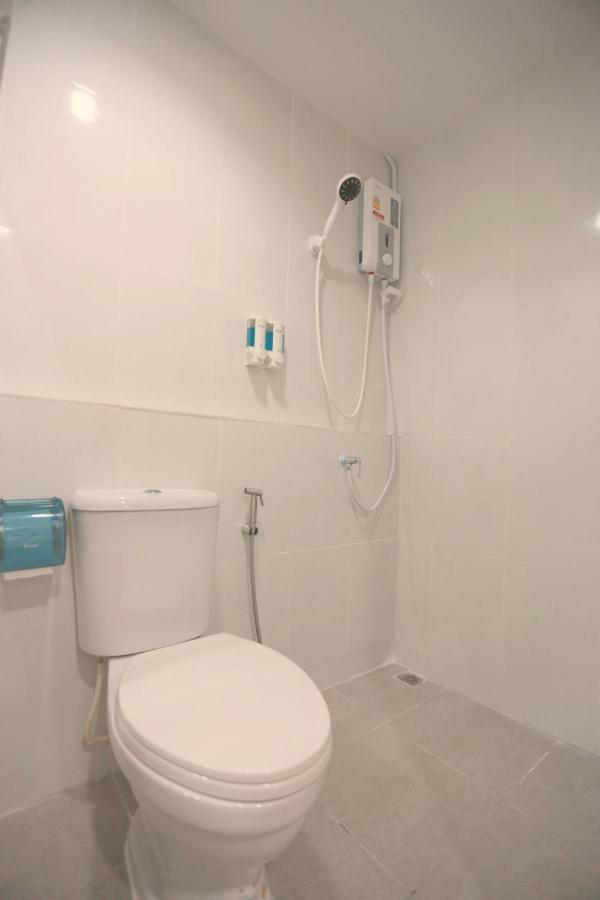 Interest Poshtel Hostel Bangkok Exterior foto